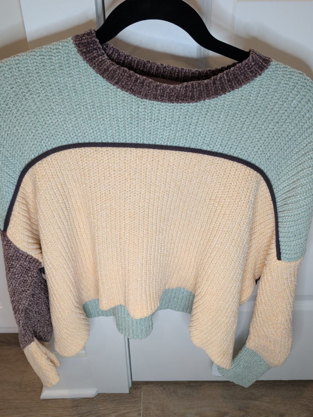 Urban Outfitters UO Fife Colorblock Crop Knit Pullover Sweater Small Pastel